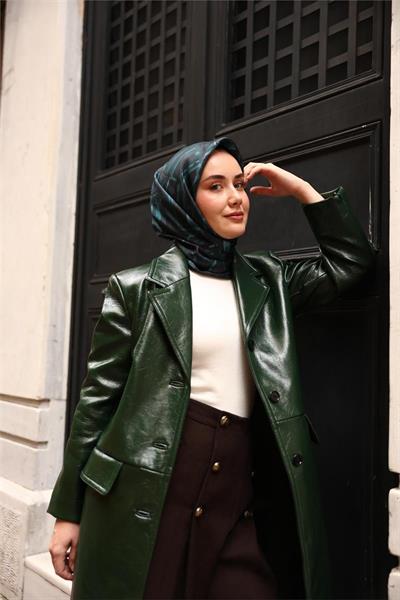 Twill İpek Eşarp Petrol Yeşili–Lacivert Desenli Tok Duruşlu 90x90