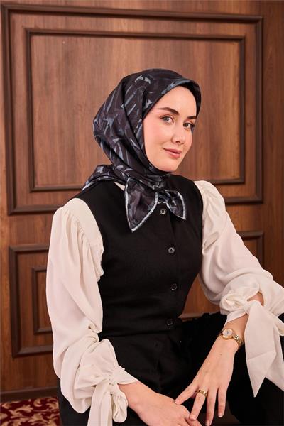 Twill İpek Eşarp Siyah–Bebe Mavi–Füme Desenli Tok Duruşlu 90x90