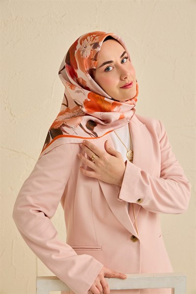 Twill İpek Eşarp Çiçek Desen Pudra 90x90