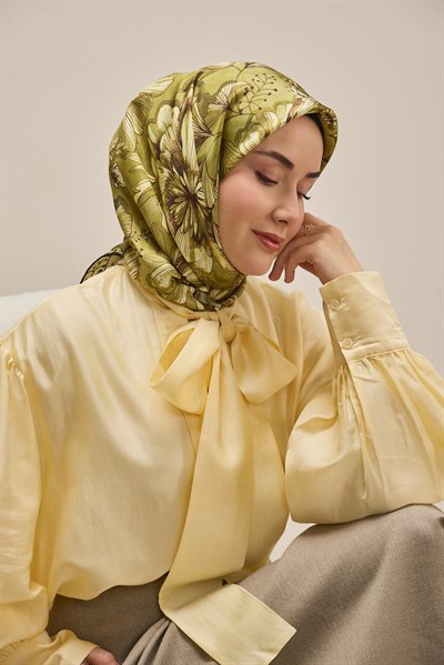 Twill İpek Eşarp Büyük Çiçek Çimen Yeşili 90x90