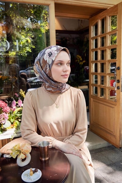Soft Eşarp Flower Sütlü Kahve