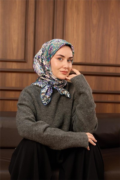 Twill İpek Eşarp Beyaz–Turkuaz Desenli Tok Duruşlu Kaymaz 90X90
