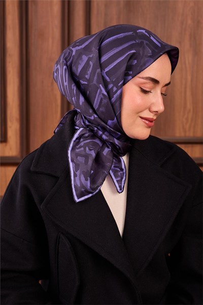 Twill İpek Eşarp Fosfor Mor–Lacivert–Füme Desenli Tok Duruşlu 90X90