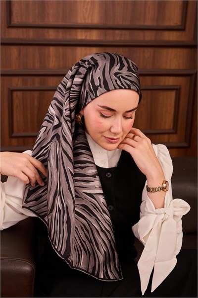 Twill İpek Eşarp Gri Siyah Gümüş Dalga Desenli Tok Duruşlu 90X90