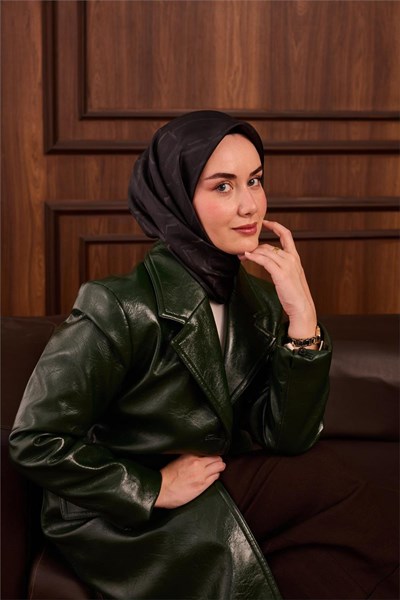 Twill İpek Eşarp Koyu Yeşil–Yeşil–Yeşil Gri Desenli Tok Duruşlu 90X90