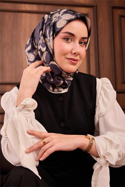 Twill İpek Eşarp Pastel Mor Taş Siyah Papatya Desenli Tok Duruşlu 90x90