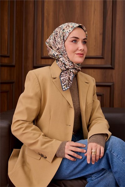 Twill İpek Eşarp Petrol Yeşili–Krem Desenli Tok Duruşlu Kaymaz 90X90