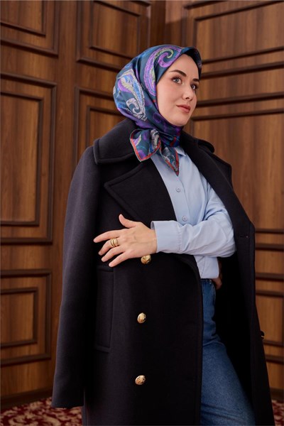 Twill İpek Eşarp Petrol Yeşili–Mor Desenli Tok Duruşlu 90X90