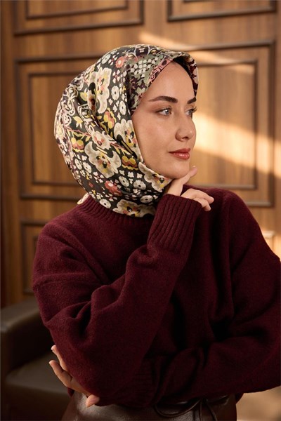 Twill İpek Eşarp Soluk Yeşil–Sarı Desenli Tok Duruşlu Kaymaz 90X90