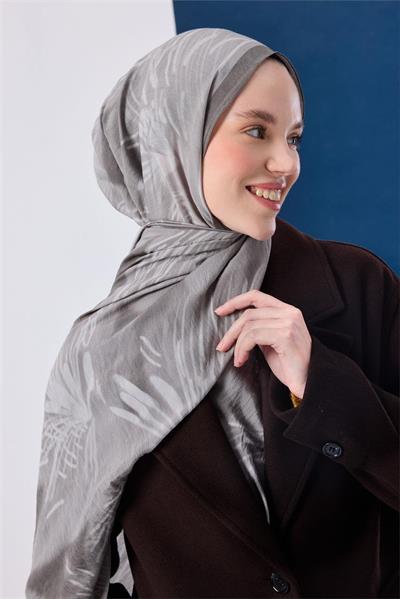 Viskon Mayda Şal Uçuk Gri Zeminli Gümüş ve Füme Tonlu Desenli Yumuşak Dokulu Dökümlü 190x70