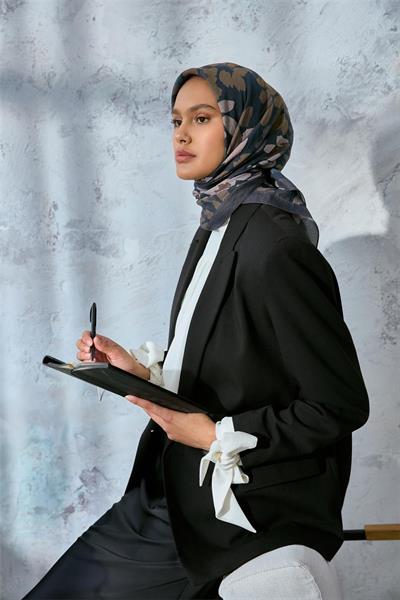 Viskon Velora Karışımlı Eşarp Antrasit-Koyu Lacivert Tonlu Desenli Tok Duruşlu 90x90