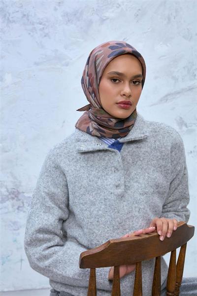 Viskon Velora Eşarp Kahverengi-Lacivert-Yeşil Desenli Kaymaz Dokulu Tok Duruşlu 90x90