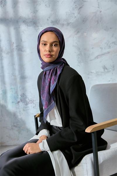 Viskon Velora Eşarp Lacivert-Füme-Erguvan Desenli Kaymaz Dokulu Tok Duruşlu 90x90