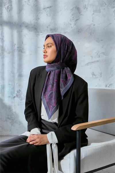 Viskon Velora Eşarp Lacivert-Füme-Erguvan Desenli Kaymaz Dokulu Tok Duruşlu 90x90