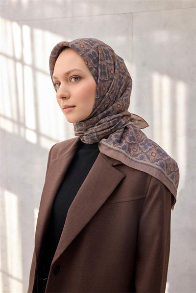 Viskon Velora Eşarp Yonca Desenli Gri Vizon Tonlu Tok Duruşlu 90x90