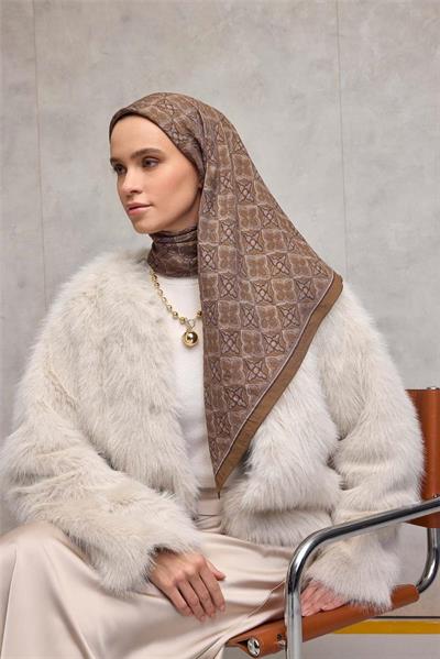 Viskon Velora Eşarp Sütlü Kahve Yonca Desenli Tok Duruşlu 90x90