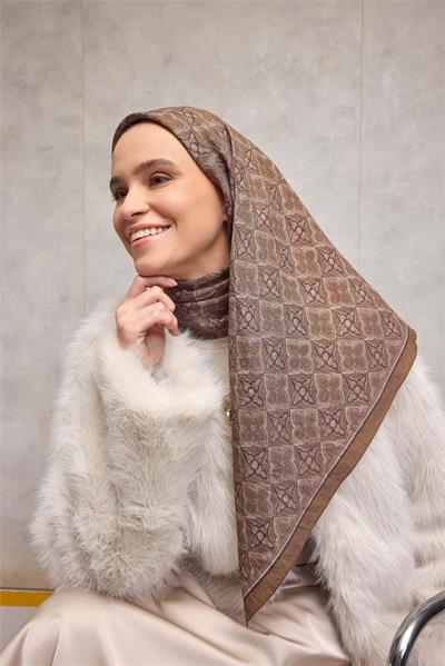 Viskon Velora Eşarp Sütlü Kahve Yonca Desenli Tok Duruşlu 90x90