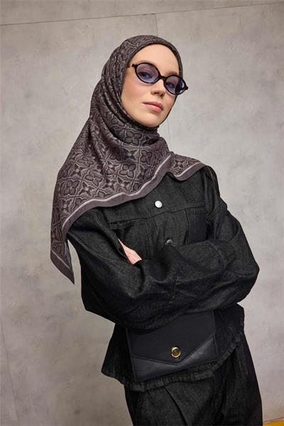 Viskon Velora Eşarp Koyu Füme Yonca Desenli Tok Duruşlu 90x90