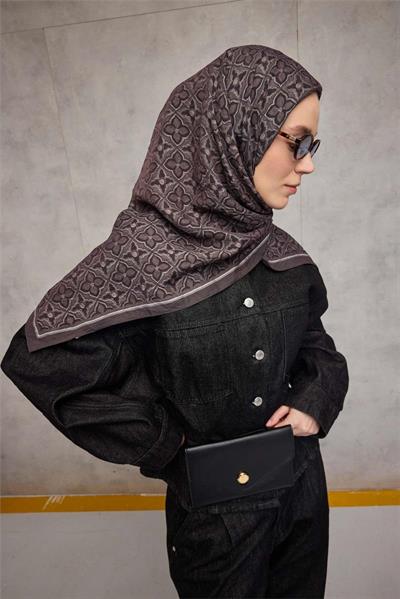 Viskon Velora Eşarp Koyu Füme Yonca Desenli Tok Duruşlu 90x90