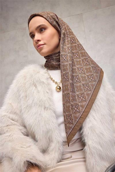 Viskon Velora Eşarp Sütlü Kahve Yonca Desenli Tok Duruşlu 90x90