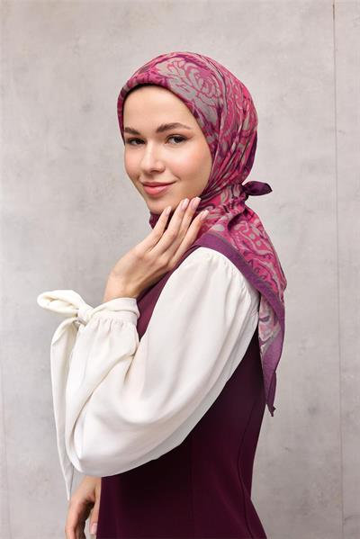 Viskon Velora Eşarp Patlıcan Moru Fuşya Antik Desenli Tok Duruşlu 90x90