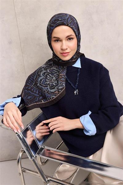 Viskon Velora Eşarp Siyah Antik Desenli Tok Duruşlu 90x90