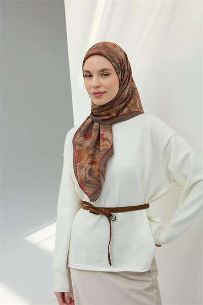 Viskon Velora Eşarp Koyu Vizon Çilek Kırmızısı Desenli Yumuşak Dokulu Tok Duruşlu 90x90