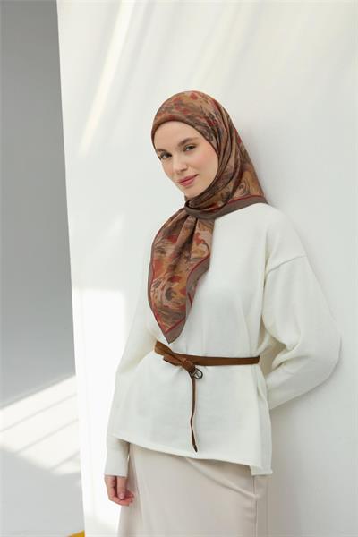 Viskon Velora Eşarp Koyu Vizon Çilek Kırmızısı Desenli Yumuşak Dokulu Tok Duruşlu 90x90