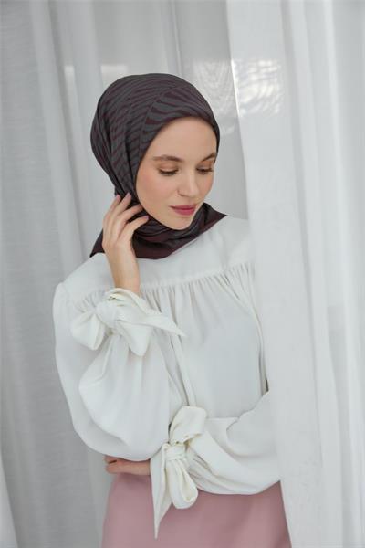 Viskon Velora Eşarp Vişne Gri Çizgili Hafif Dökümlü 90x90