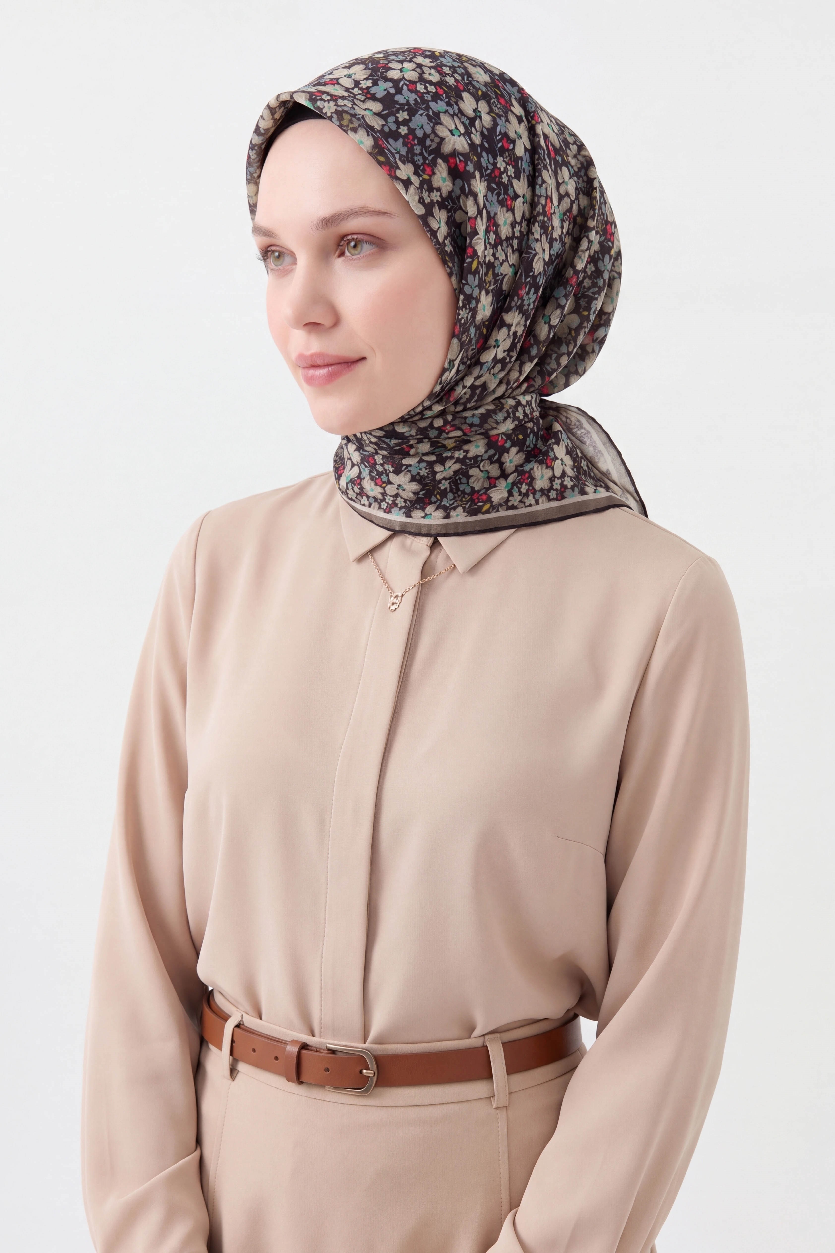 73168-24Soft Eşarp Mini Floral Siyah