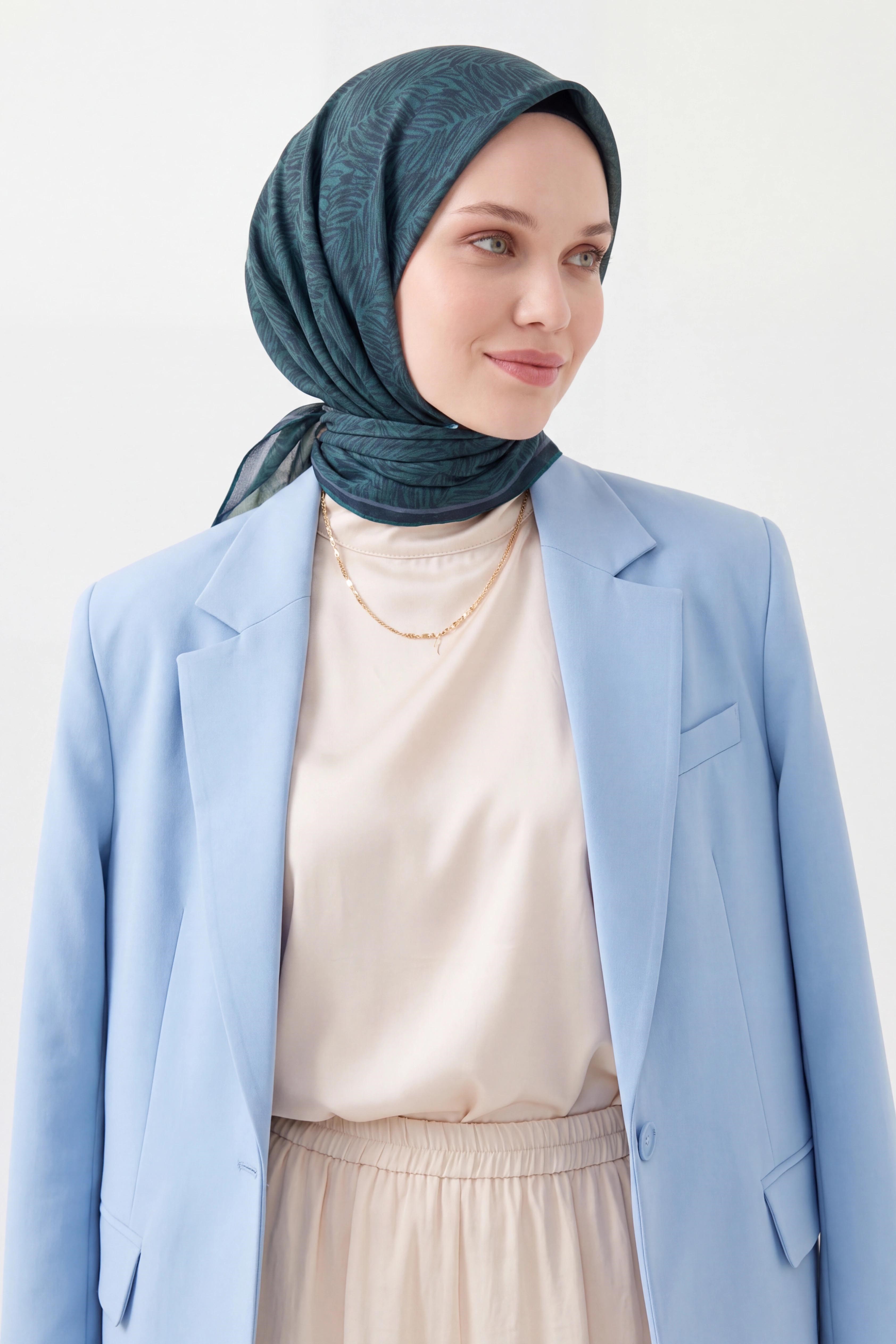 73169-11Soft Eşarp Petra Koyu Turkuaz