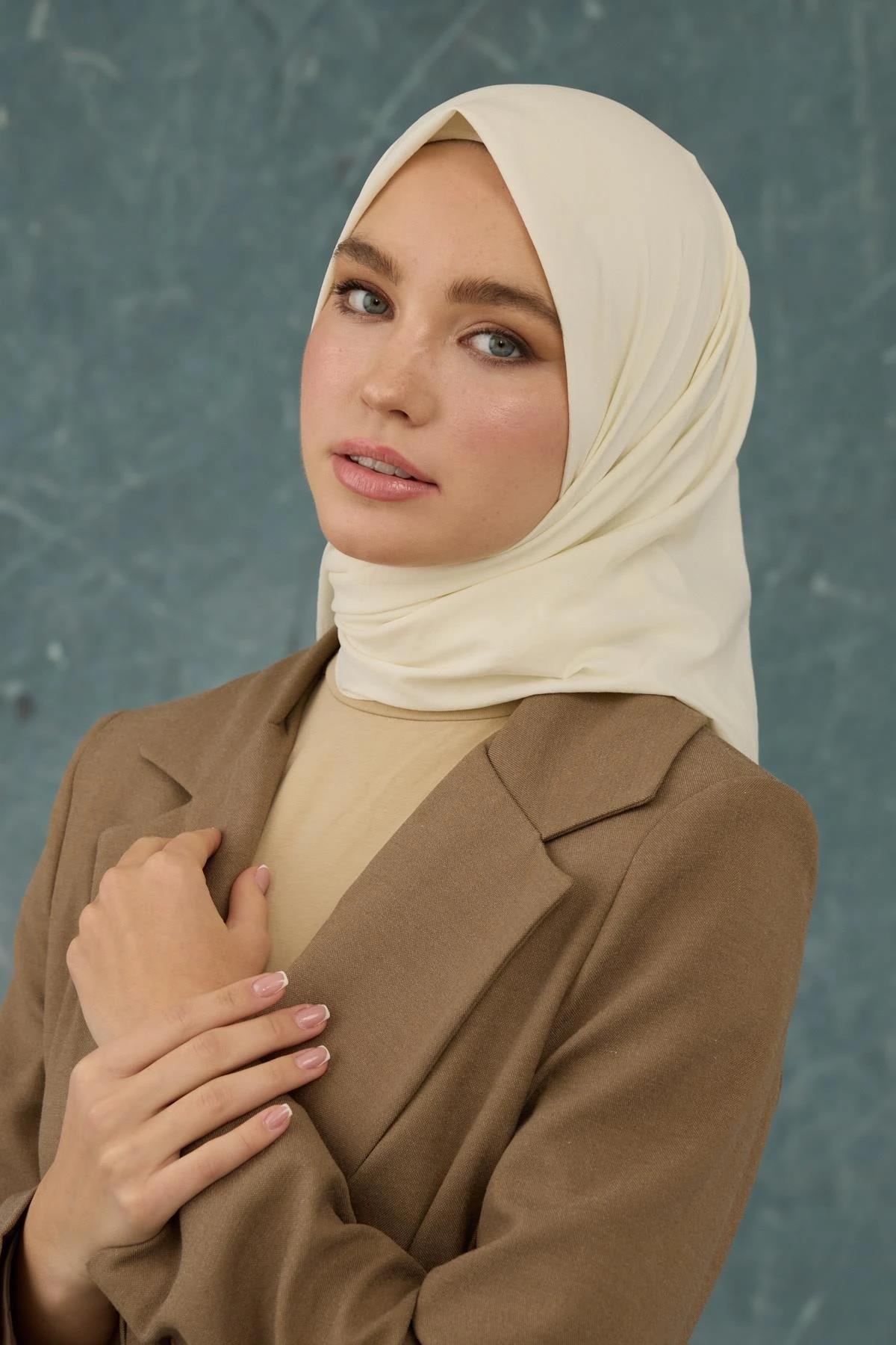 Ekru Comfy Yok Eşarp - 10001-05