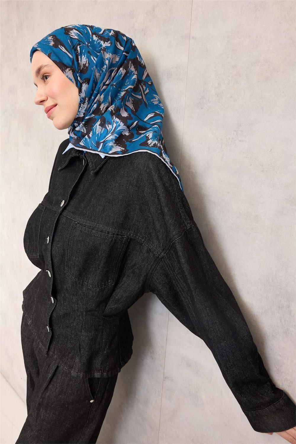 Pamuk Polyester Soft Eşarp Büyük Papatya Desen Pastel Mavi 90x90