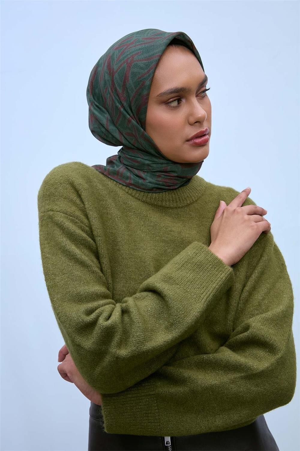 Pamuk Polyester Soft Eşarp Koyu Yeşil Geometrik Desen 90*90