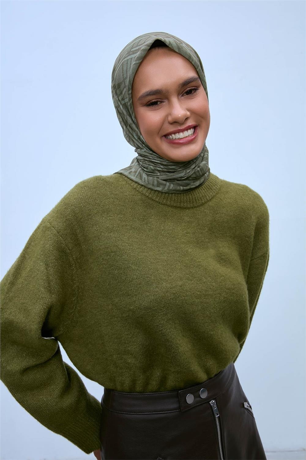 Pamuk Polyester Soft Eşarp Pastel Yeşil Geometrik Desen 90*90