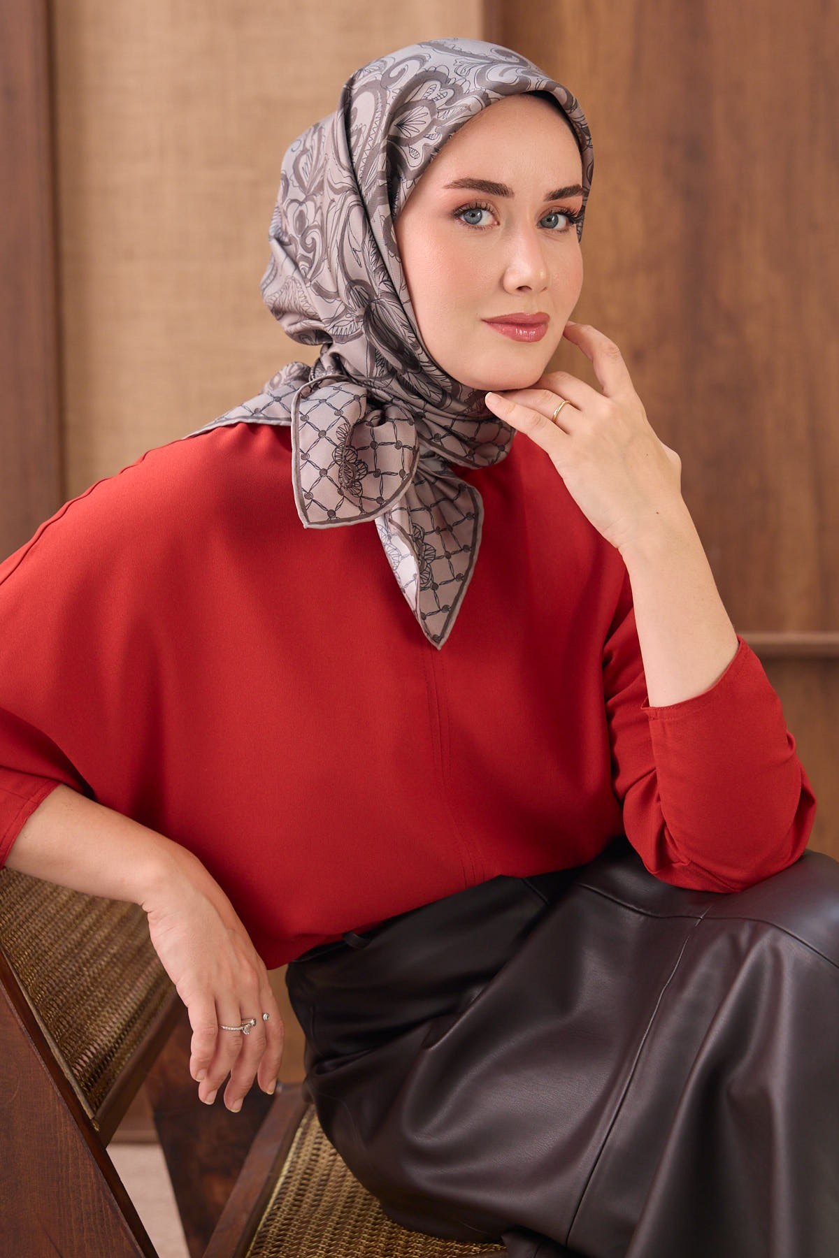 Twill İpek Eşarp Floral Paisley Gri