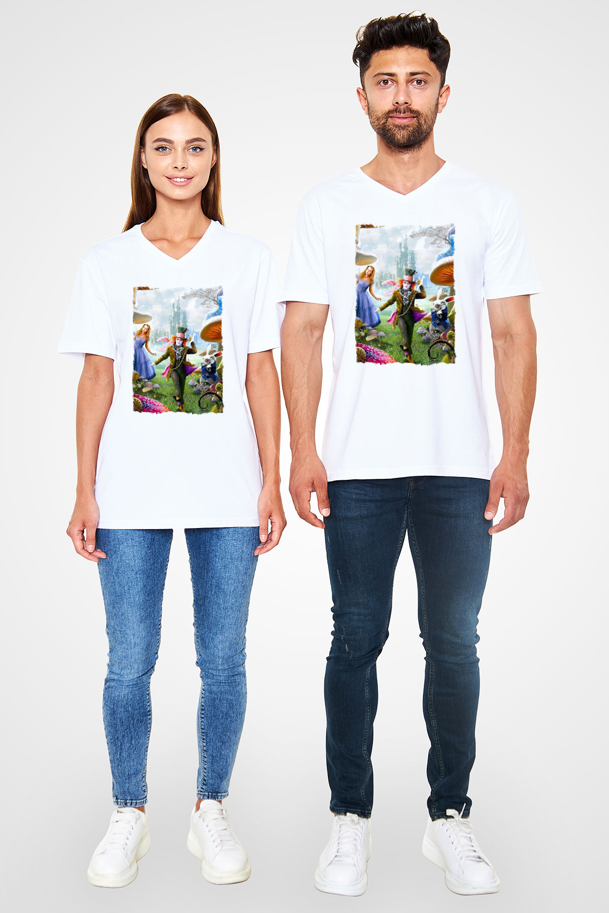 Alice in Wonderland Beyaz Unisex V Yaka Tişört