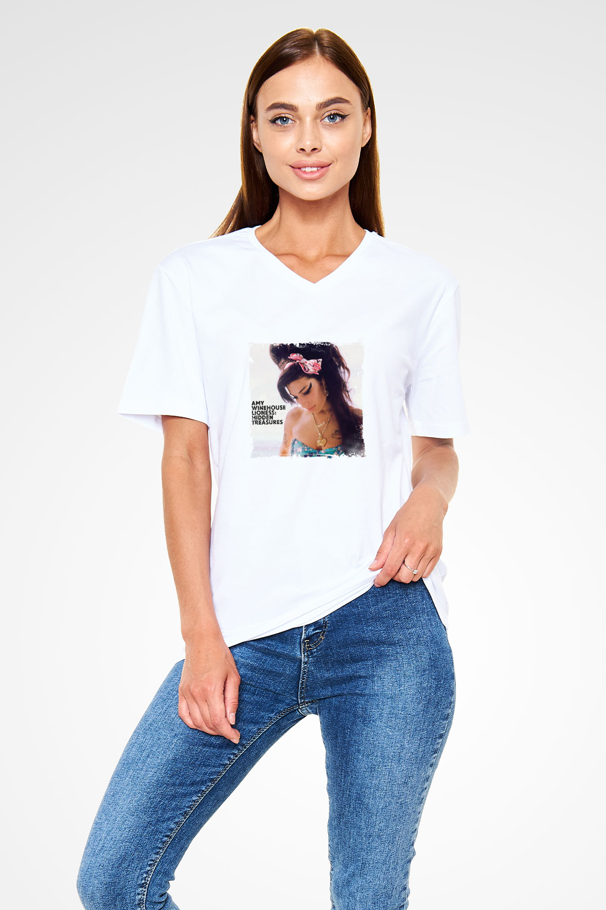 Amy Winehouse Baskılı Beyaz V Yaka Unisex Tişört