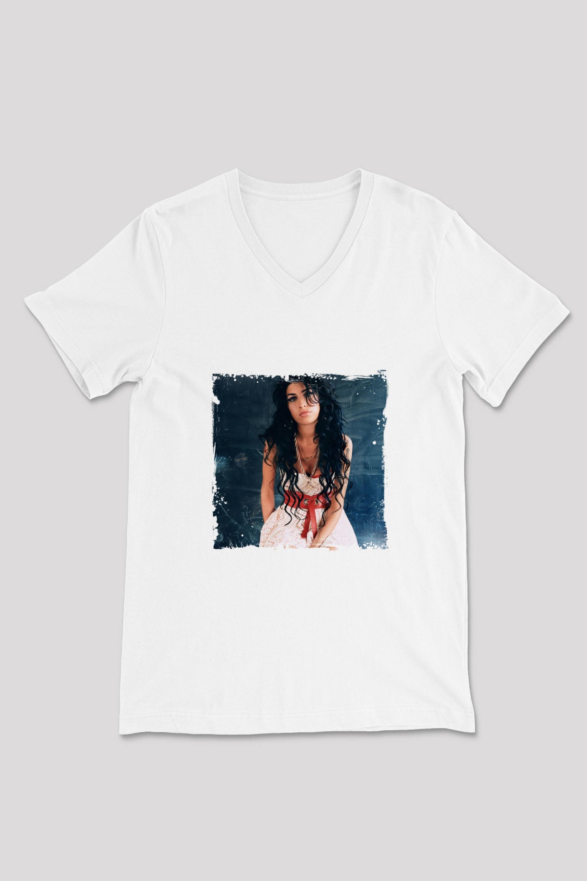 Amy Winehouse Baskılı Beyaz V Yaka Unisex Tişört