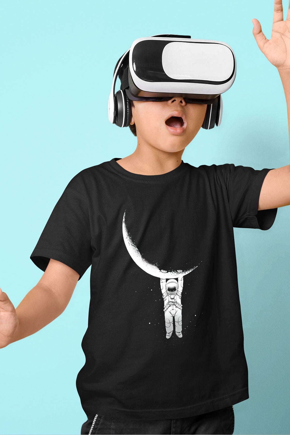 Astronot Baskılı Siyah Unisex Çocuk Tişört