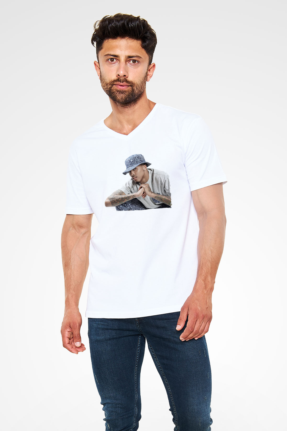 August Alsina Beyaz Unisex V Yaka Tişört