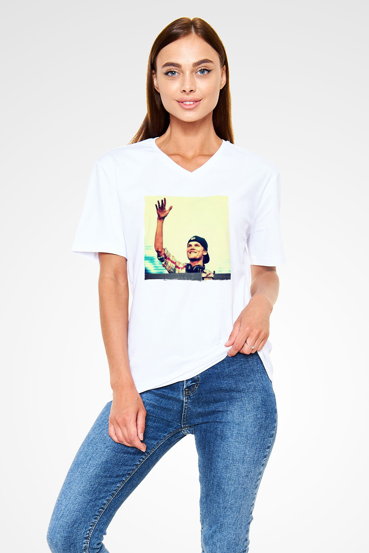 Avicii Beyaz Unisex V Yaka Tişört