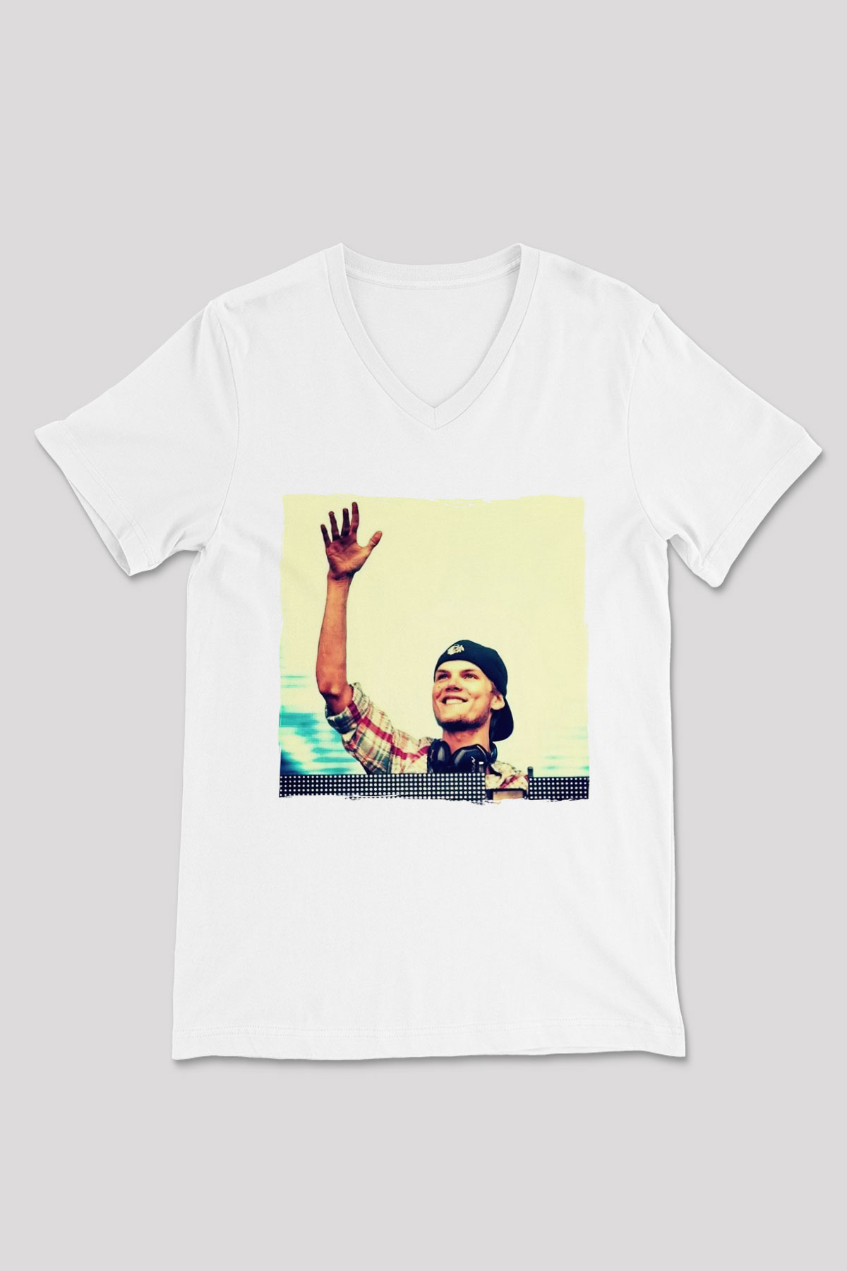 Avicii Beyaz Unisex V Yaka Tişört