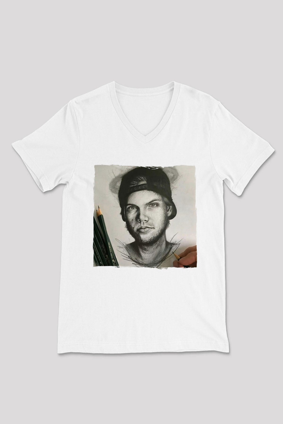 Avicii Beyaz Unisex V Yaka Tişört