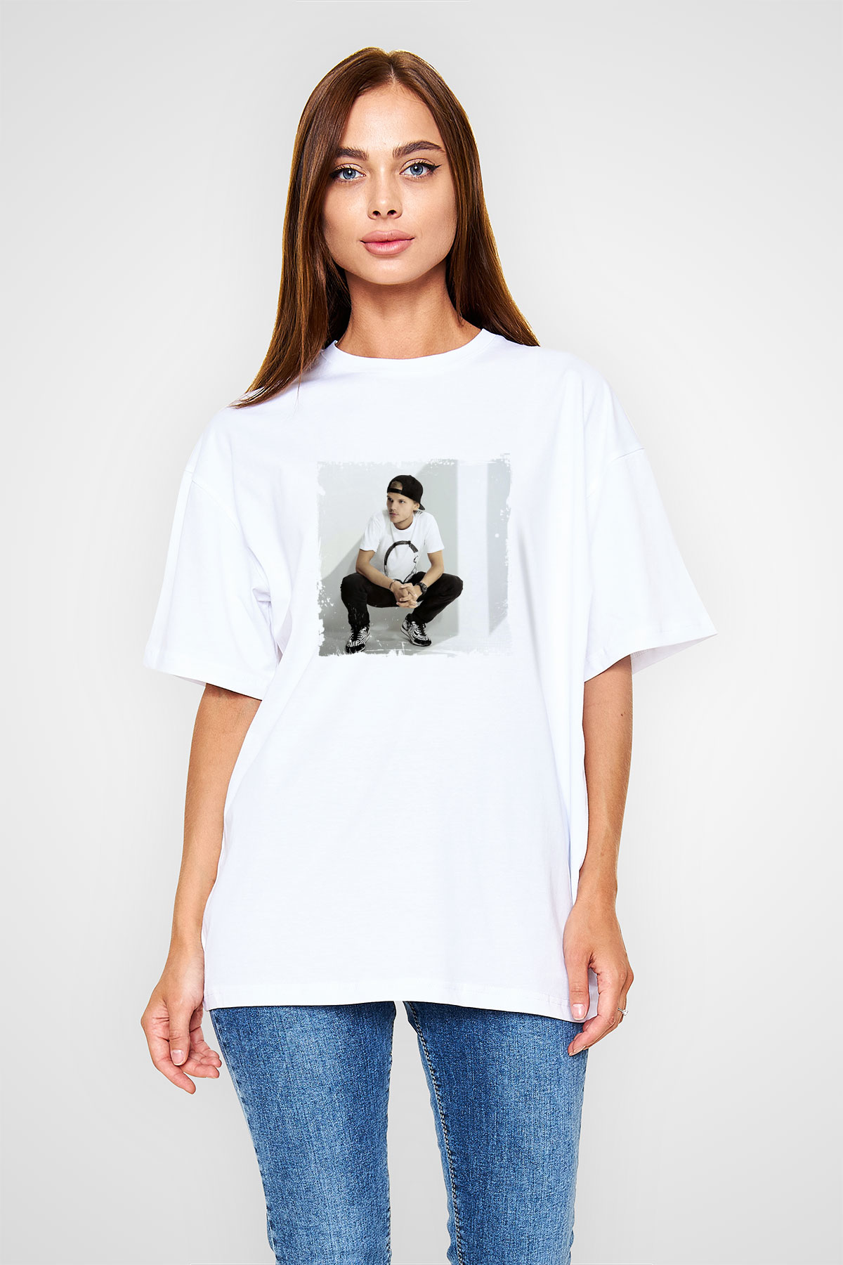AviciiBaskılı Beyaz Oversize Tişört