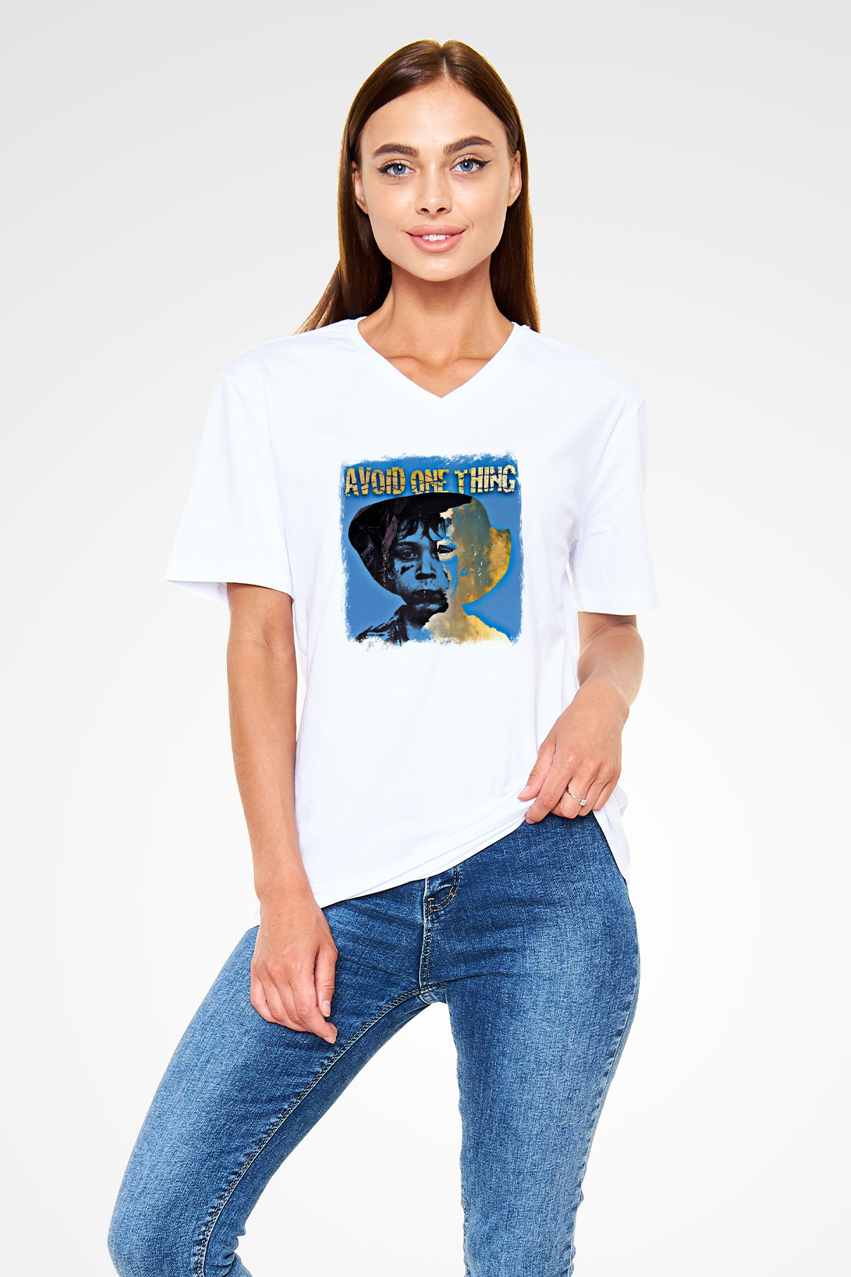 Avoid One Thing Baskılı Unisex Beyaz V Yaka Tişört