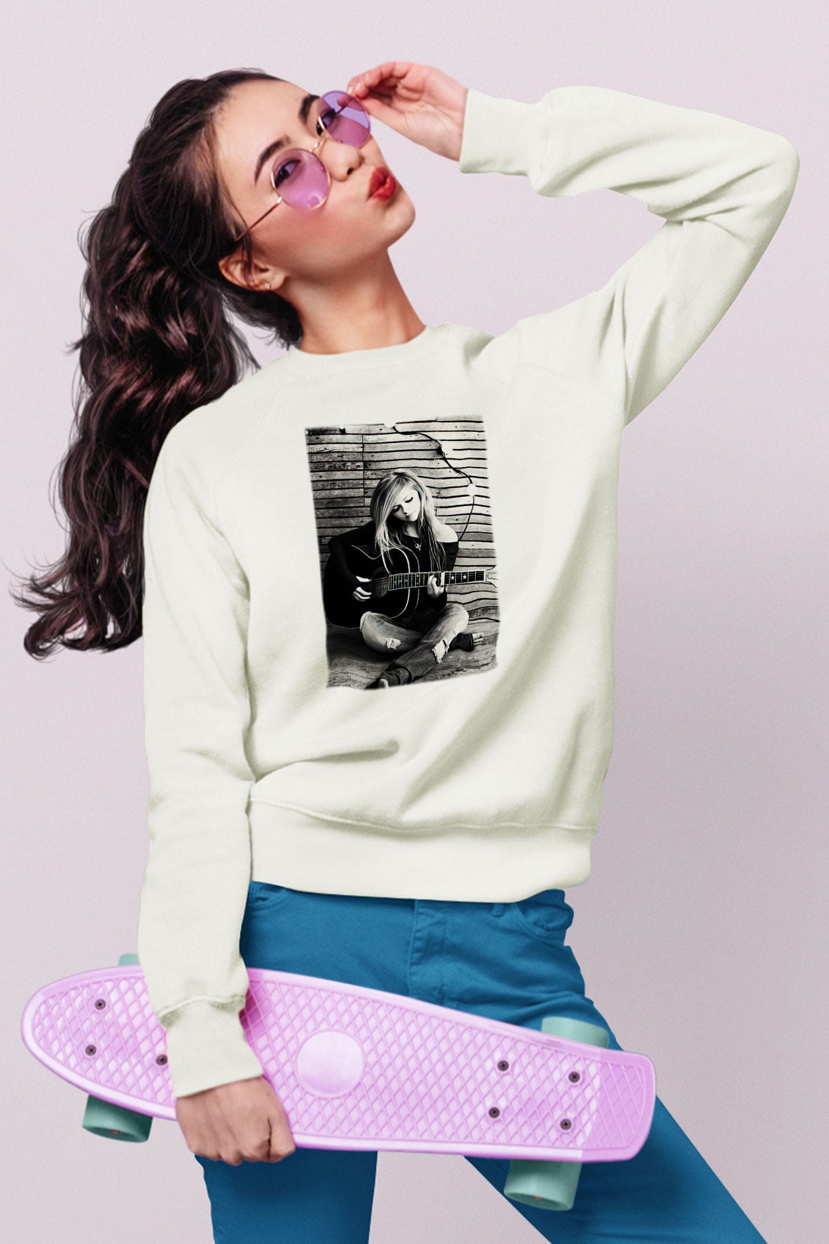 Avril Lavigne Beyaz Unisex Sweatshirt