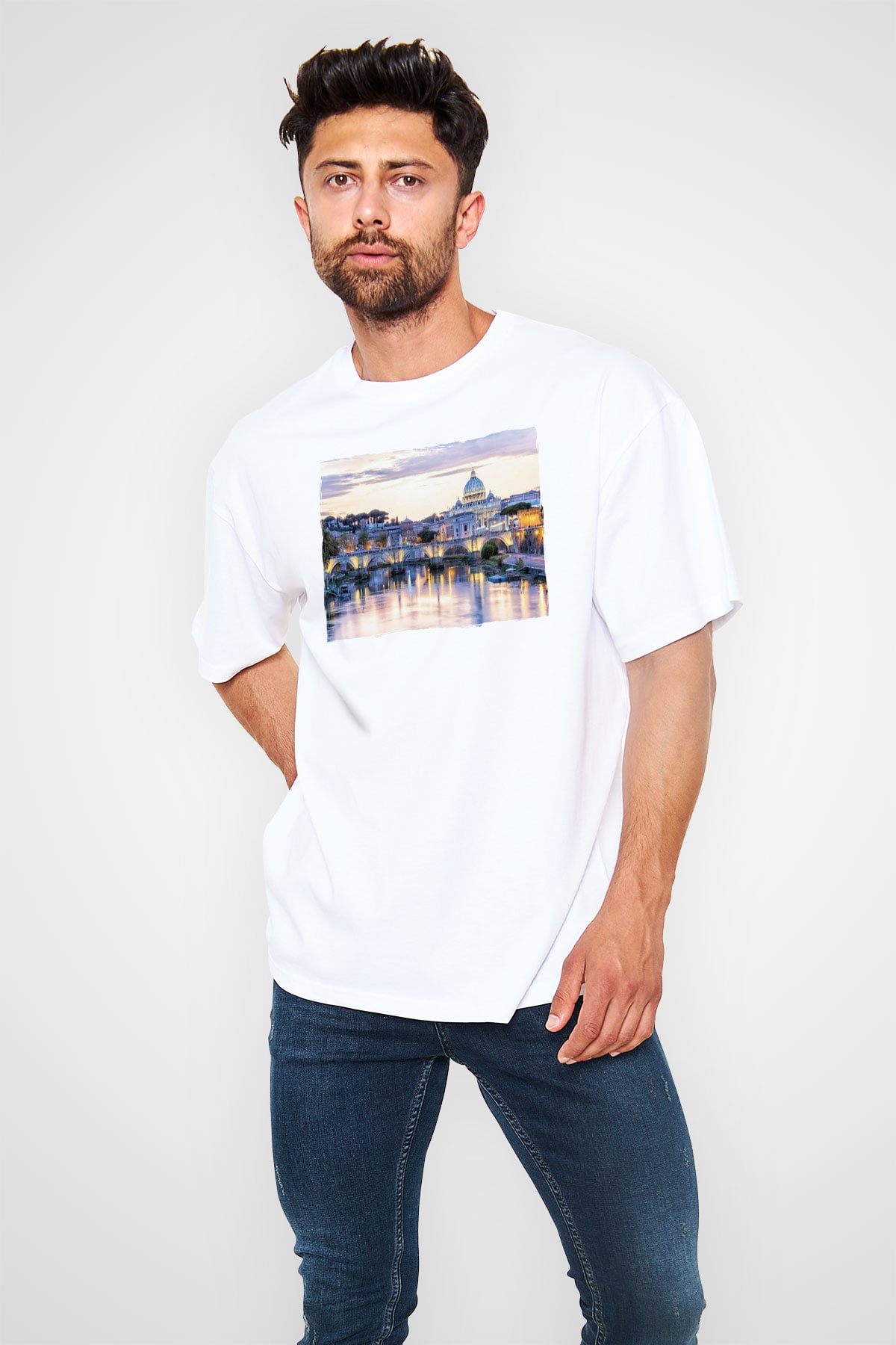Aziz Petrus Bazilikası Beyaz Oversize Tişört Oversize T-shirt - TişörtFabrikası