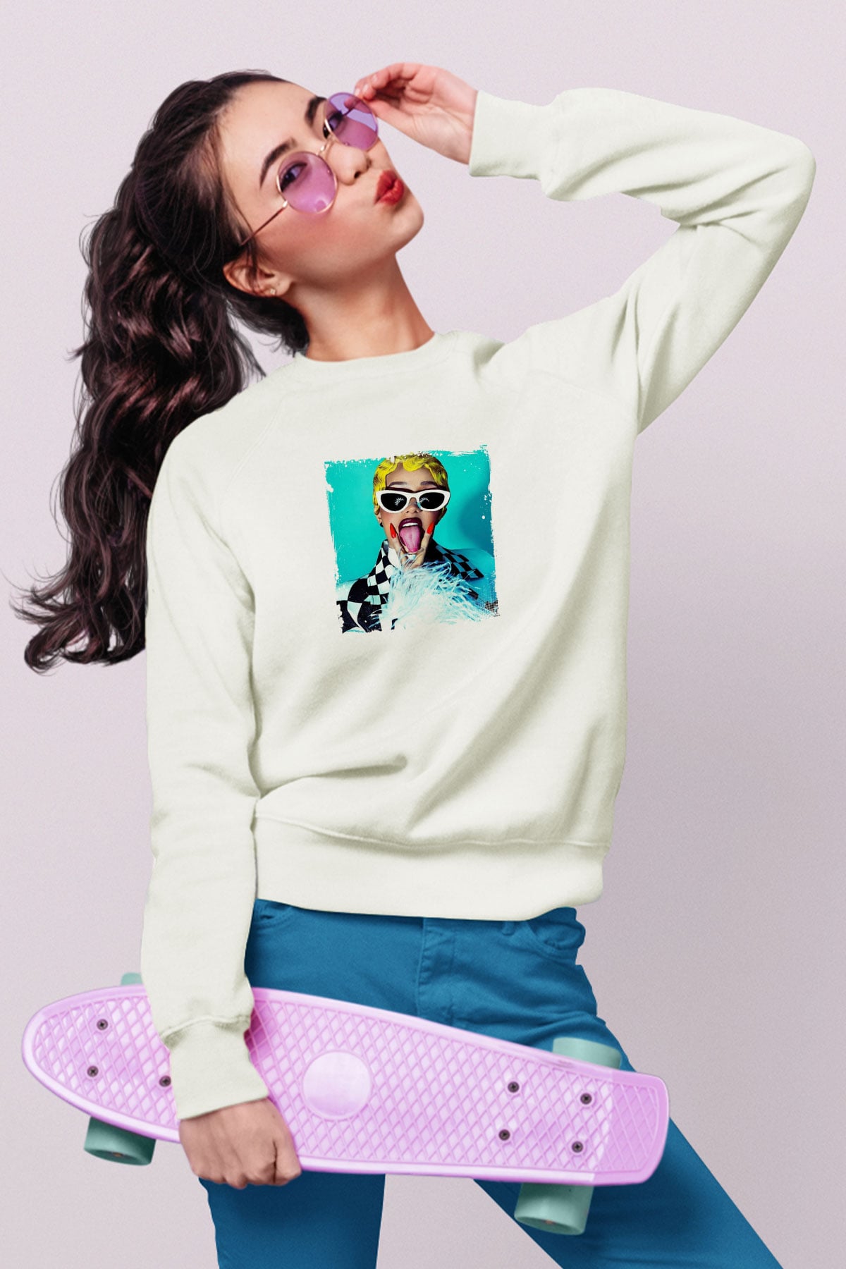Cardi B Baskılı Unisex Beyaz Sweatshirt