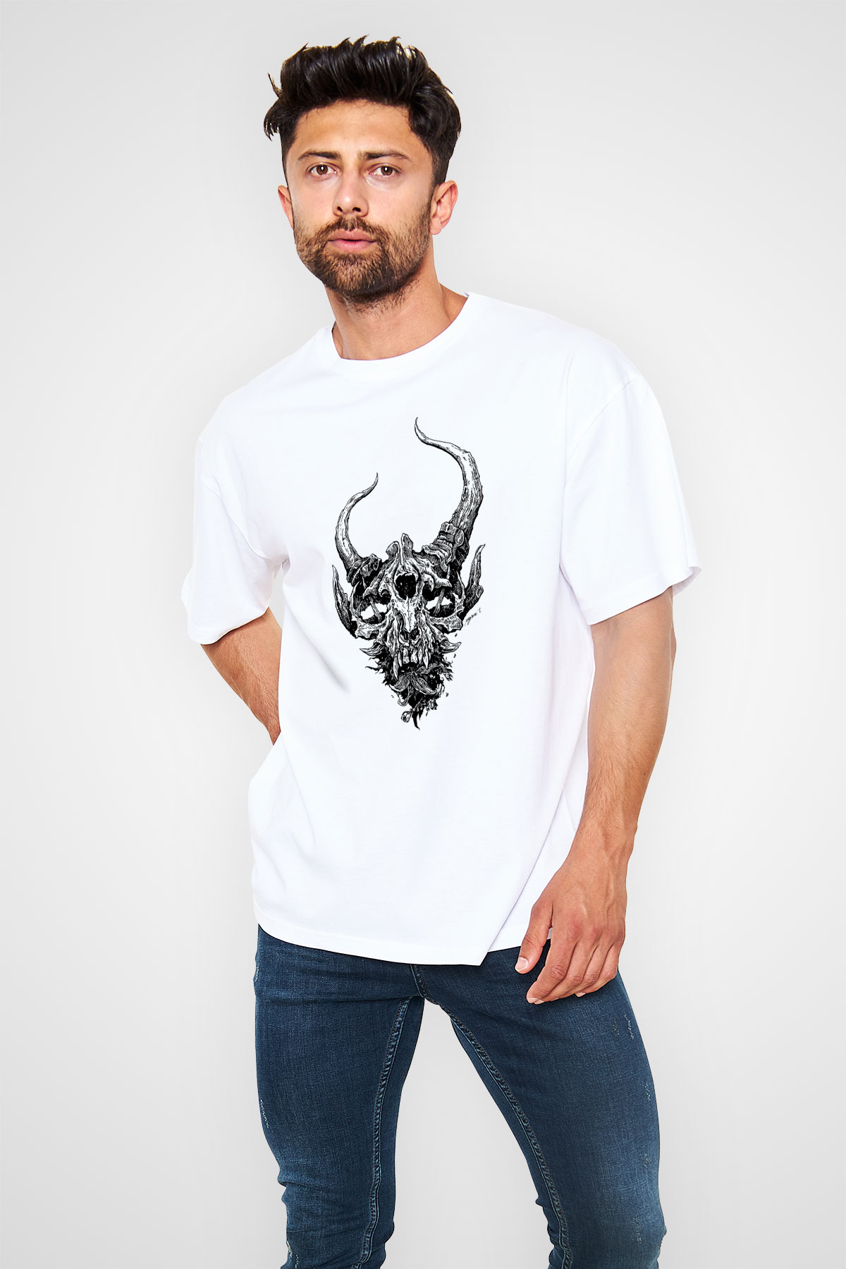 Demon Hunter Baskılı Beyaz Unisex Oversize Tişört - Tshirt